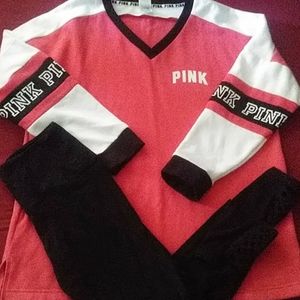 🎆NWOT VS Pink sweatshirt Excellent condition!!